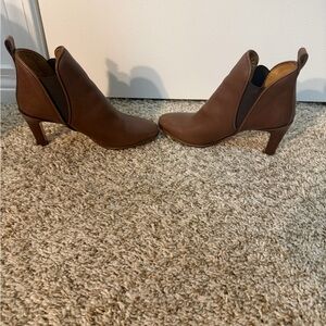 Low heeled Chloe Boots